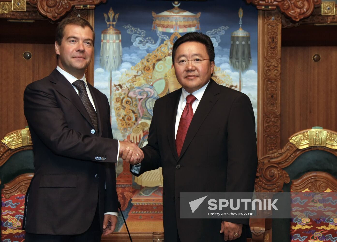 Russian and Mongolian presidents meet