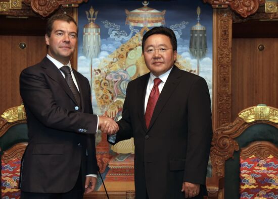 Russian and Mongolian presidents meet
