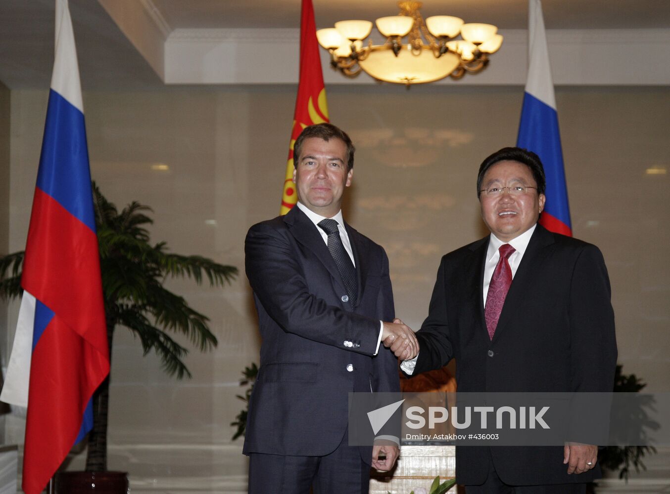 Russian and Mongolian presidents meet