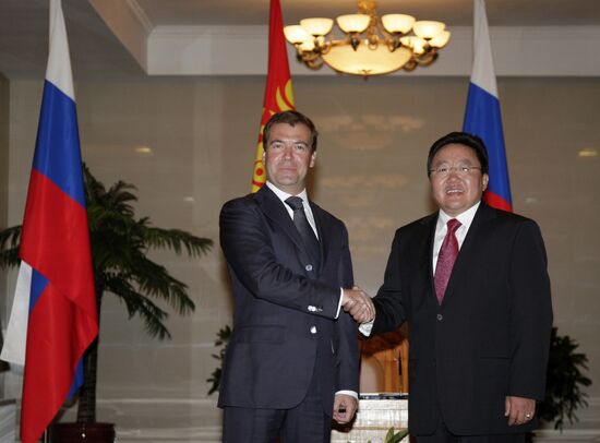 Russian and Mongolian presidents meet