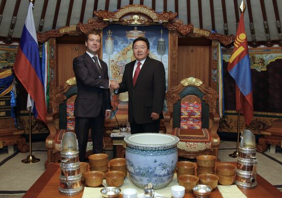 Russian and Mongolian presidents meet