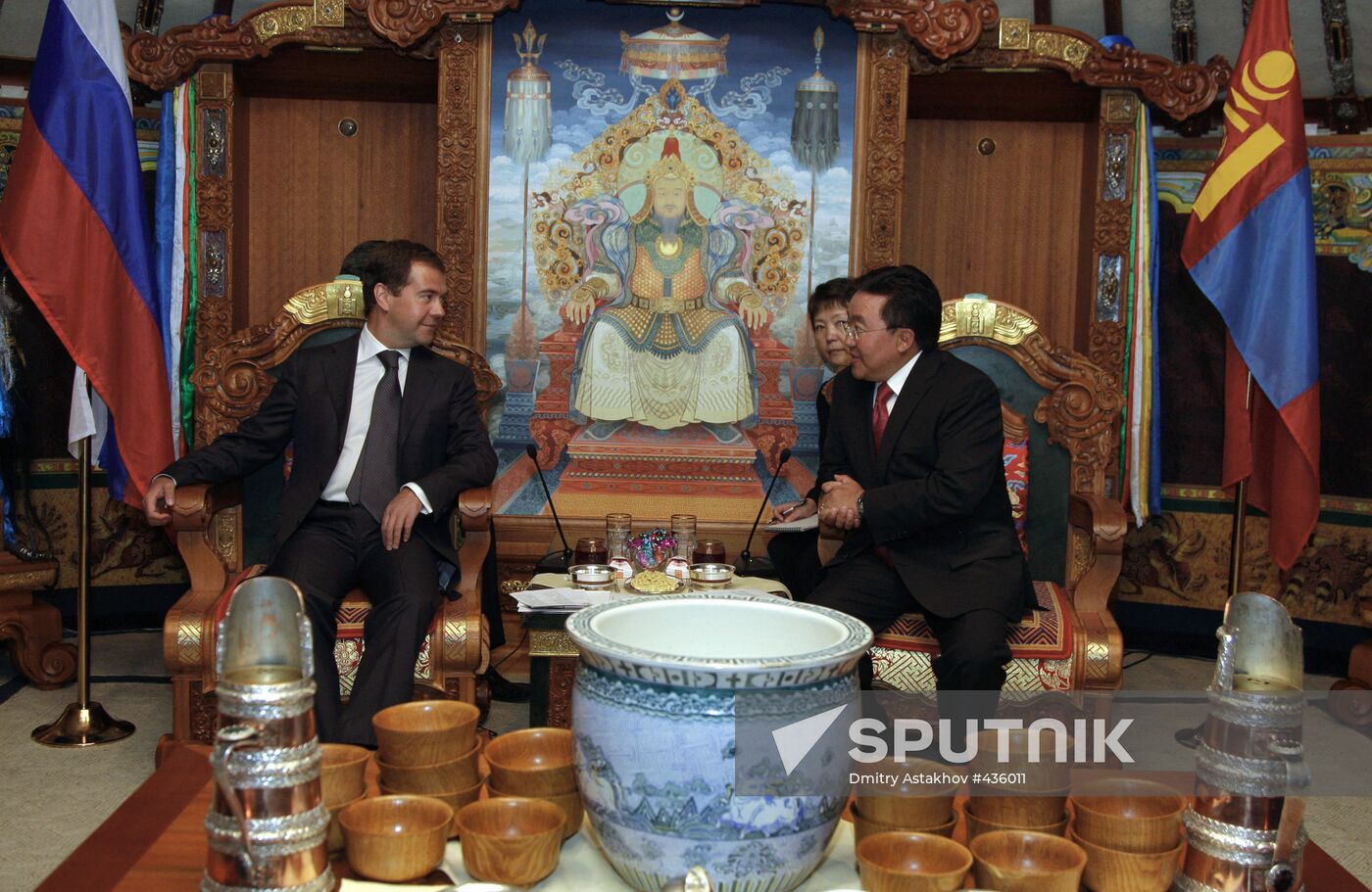 Russian and Mongolian presidents meet