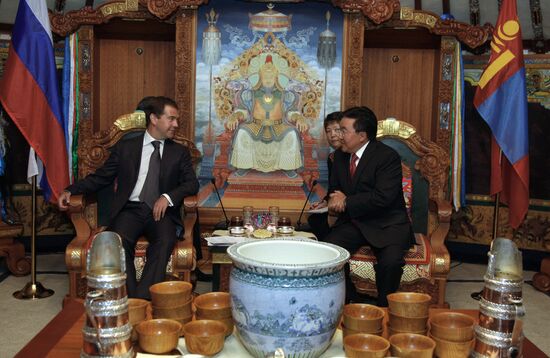 Russian and Mongolian presidents meet