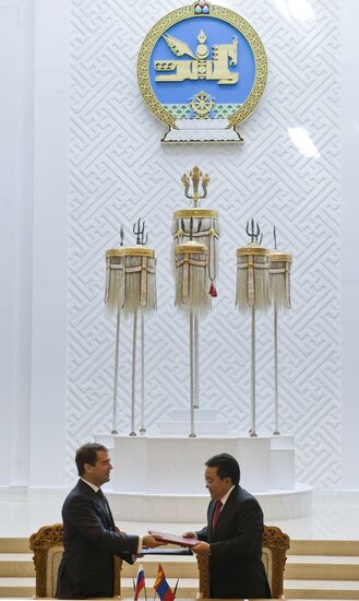 Russian, Mongolian Presidents meet