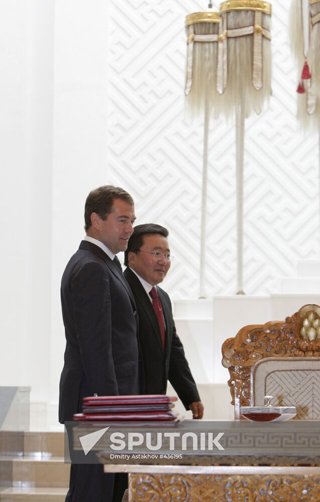 Russian, Mongolian Presidents sign bilateral agreements