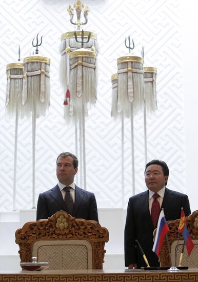 Russian, Mongolian Presidents sign bilateral agreements
