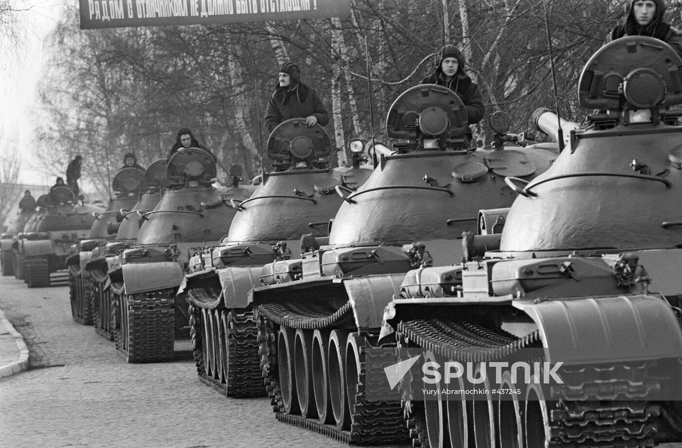 Soviet troops leaving Germany