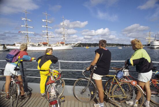 Barque Mir