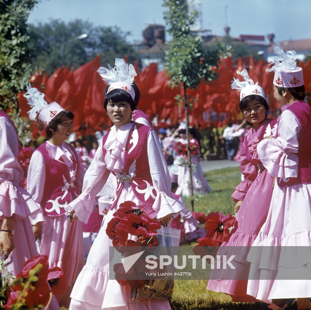 Kazakh dancers