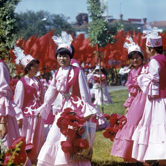 Kazakh dancers