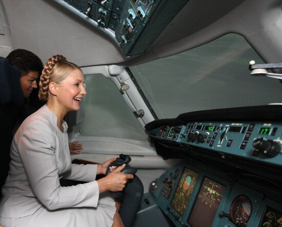 Ukrainian PM visits Antonov aircraft company