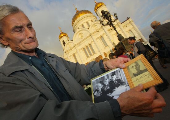 Bidding farewell to poet Sergey Mikhalkov