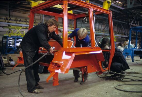 Tractor assembly