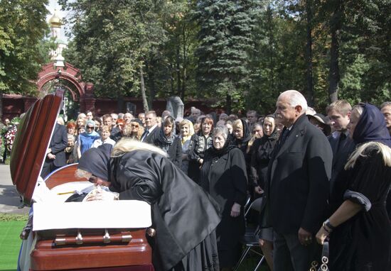 Sergei Mikhalkov's burial service at Novodevichy Cemetery