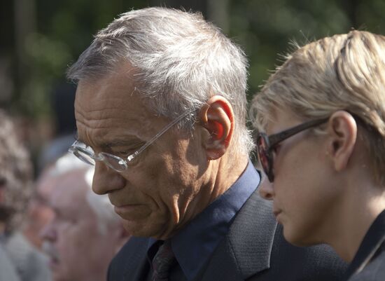 Sergei Mikhalkov's burial service at Novodevichy Cemetery