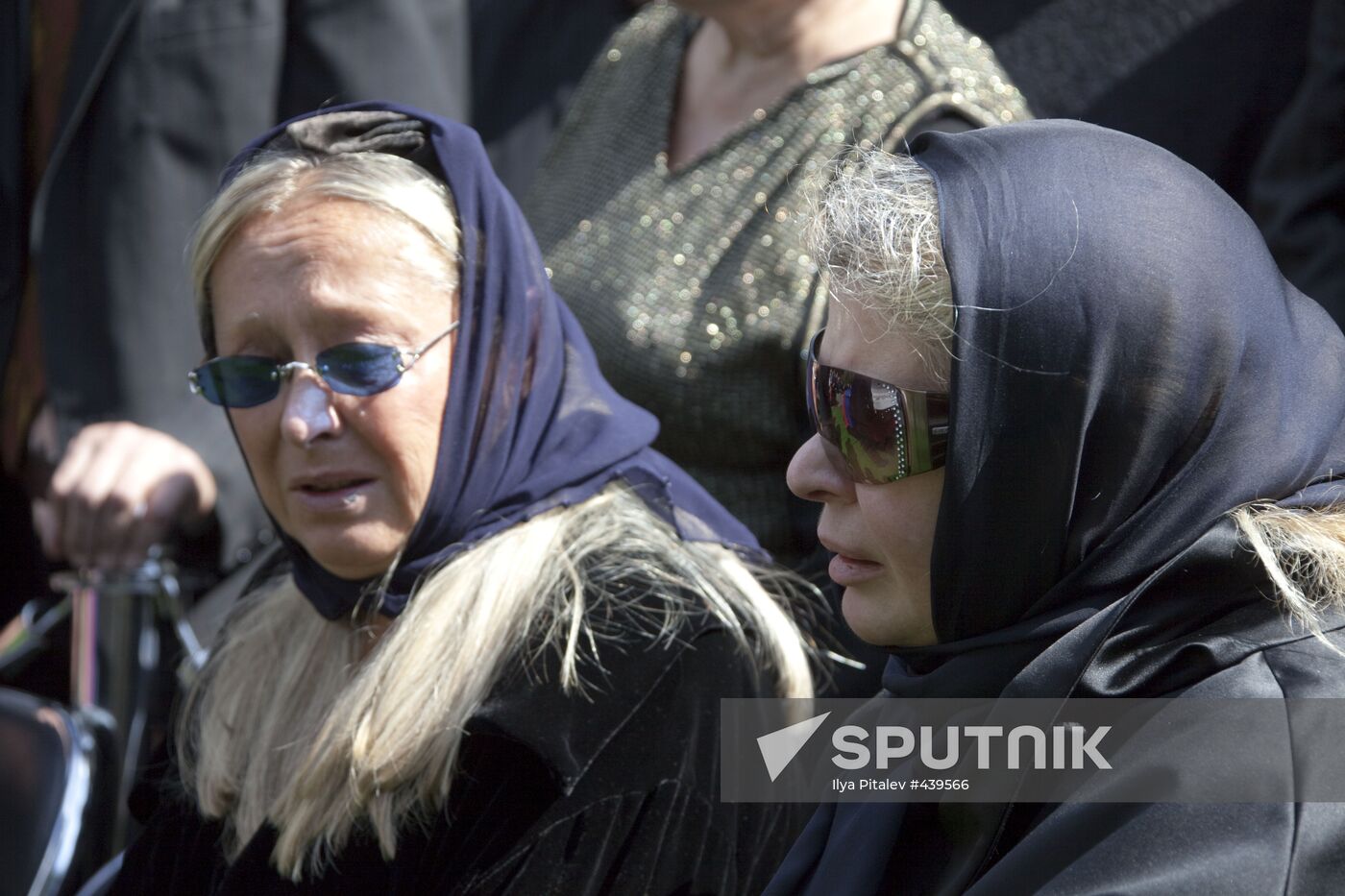 Sergei Mikhalkov's burial service at Novodevichy Cemetery