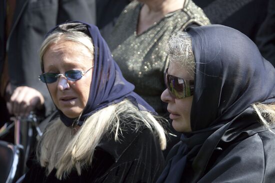 Sergei Mikhalkov's burial service at Novodevichy Cemetery