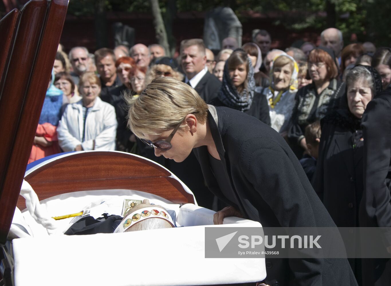 Sergei Mikhalkov's burial service at Novodevichy Cemetery