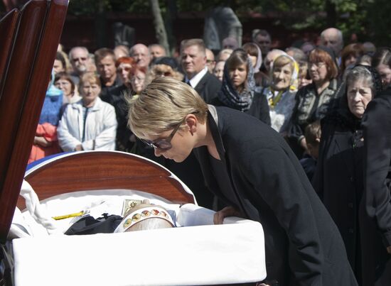 Sergei Mikhalkov's burial service at Novodevichy Cemetery