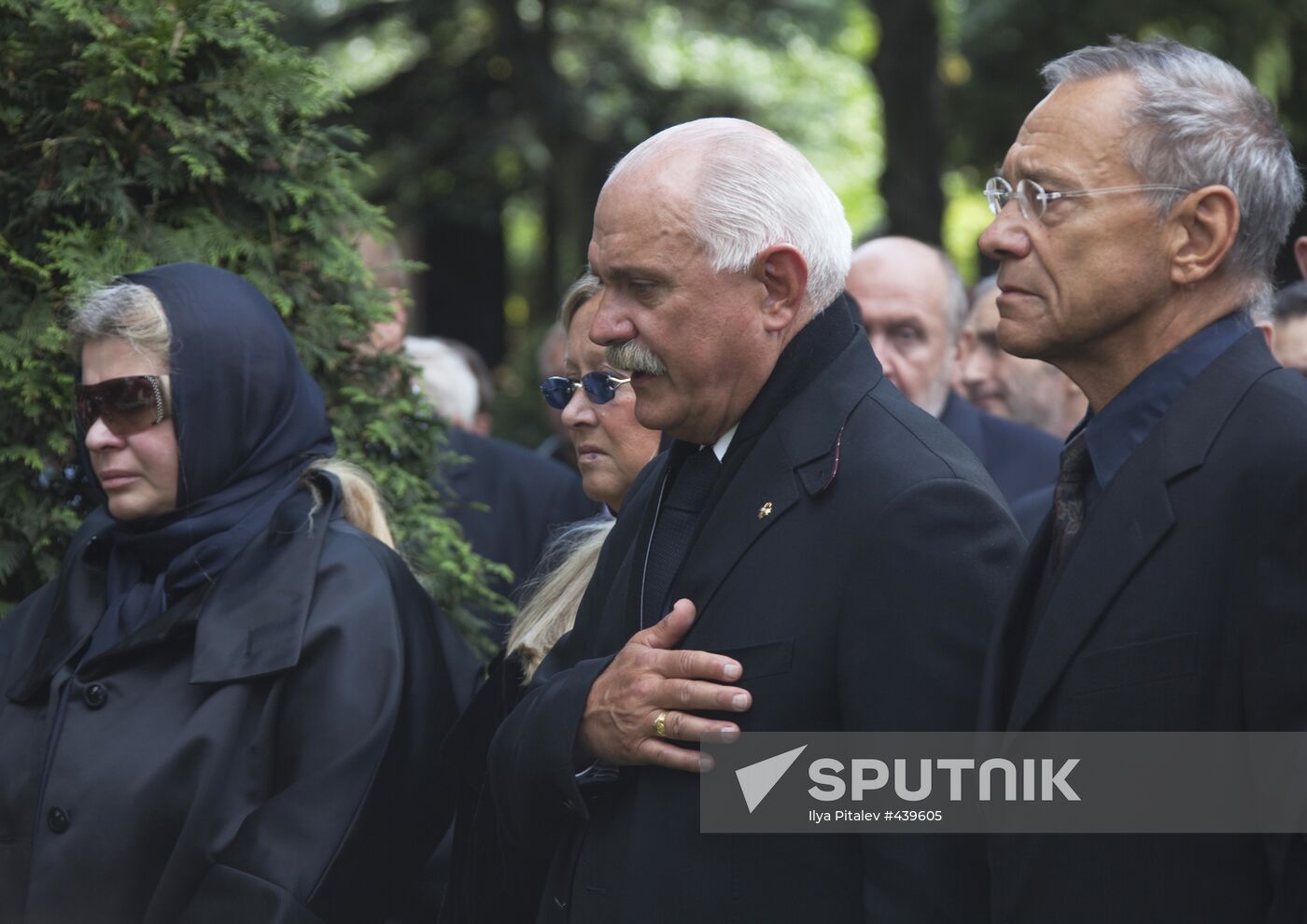 Sergei Mikhalkov's burial service at Novodevichy Cemetery