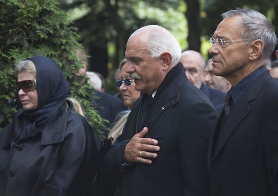 Sergei Mikhalkov's burial service at Novodevichy Cemetery