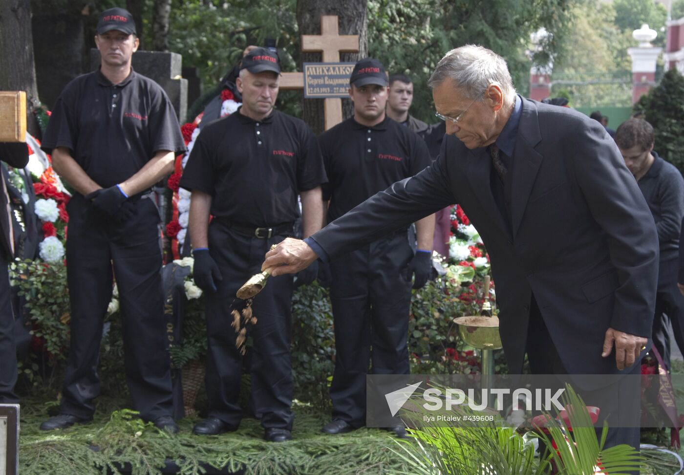 Sergei Mikhalkov's burial service at Novodevichy Cemetery