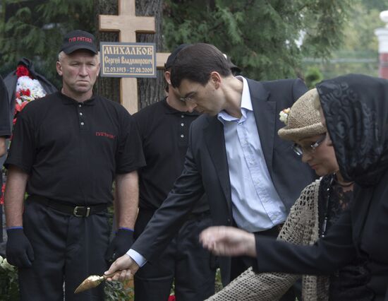 Sergei Mikhalkov's burial service at Novodevichy Cemetery