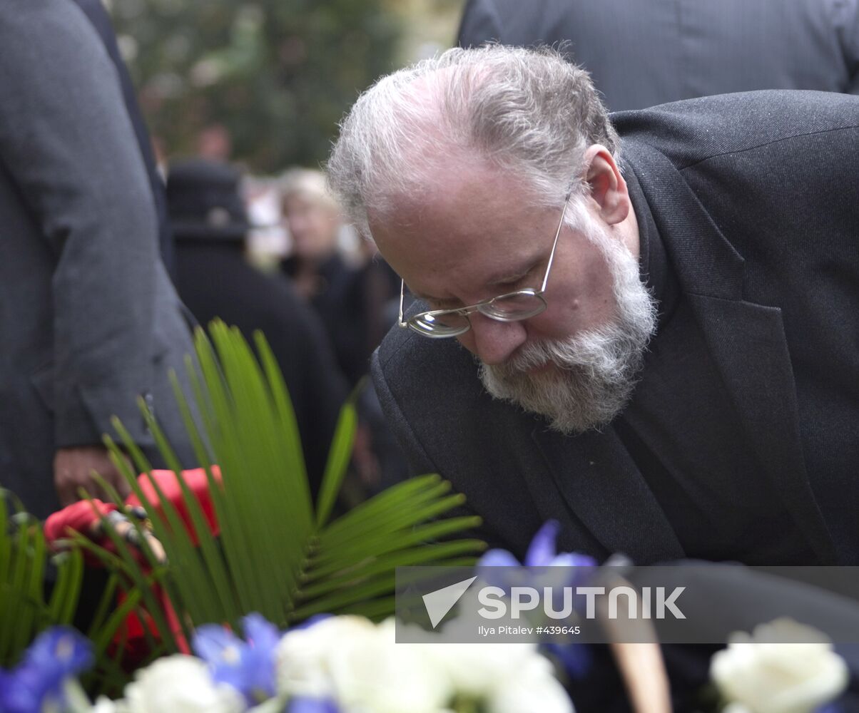 Sergei Mikhalkov's burial service at Novodevichy Cemetery