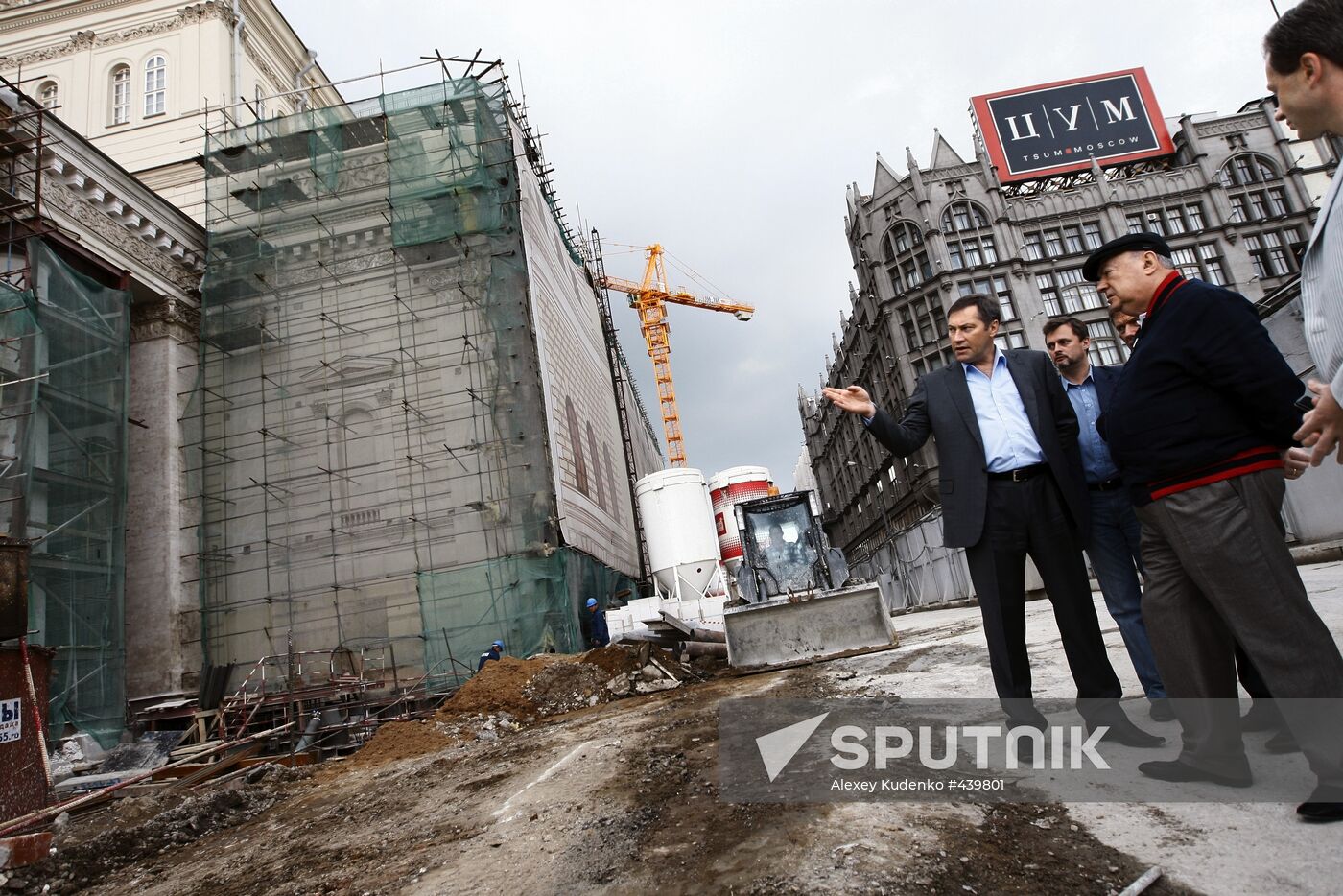 Vladimir Resin inspects Bolshoi Theater reconstruction site