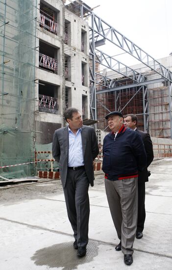 Vladimir Resin inspects Bolshoi Theater reconstruction site