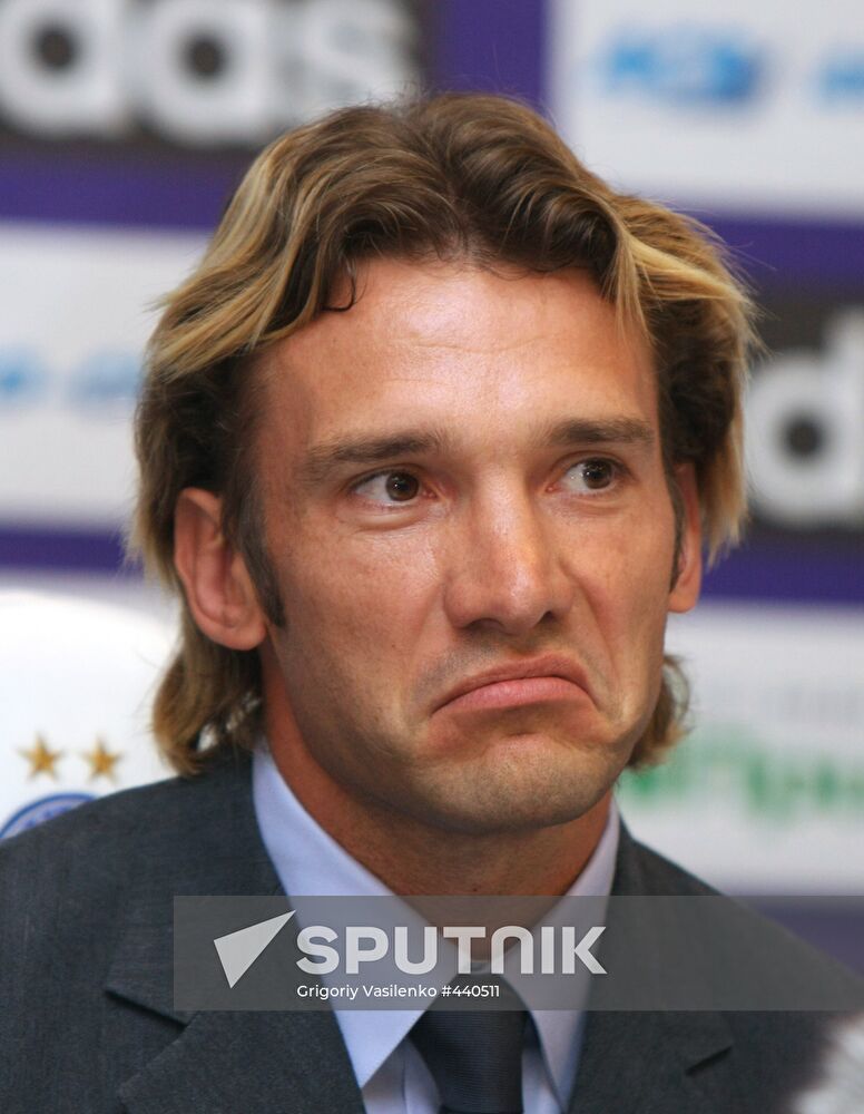 Andriy Shevchenko introduced as FC Dynamo player