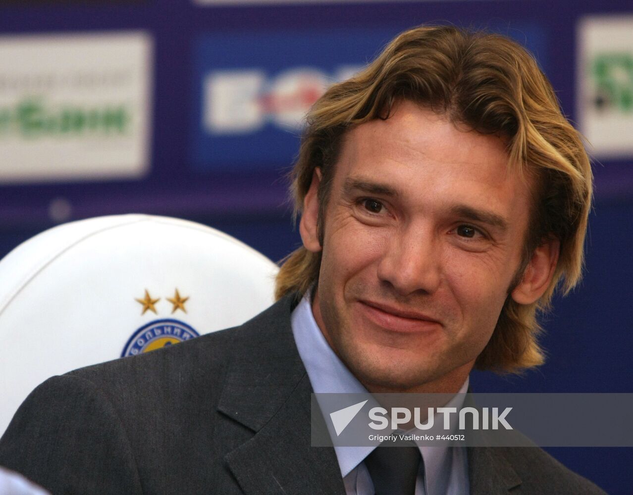 Andriy Shevchenko introduced as FC Dynamo player