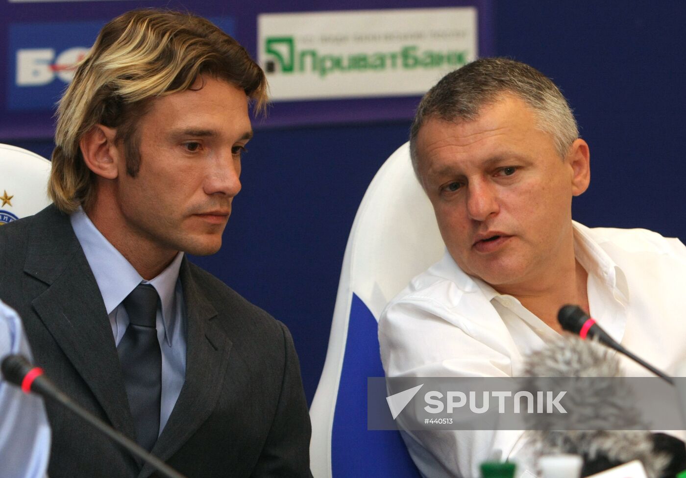 Andriy Shevchenko introduced as FC Dynamo player