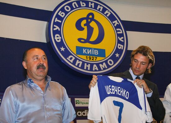 Andriy Shevchenko introduced as FC Dynamo player