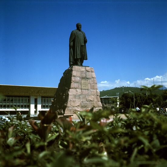 Monument to Abay Qunanbayuli