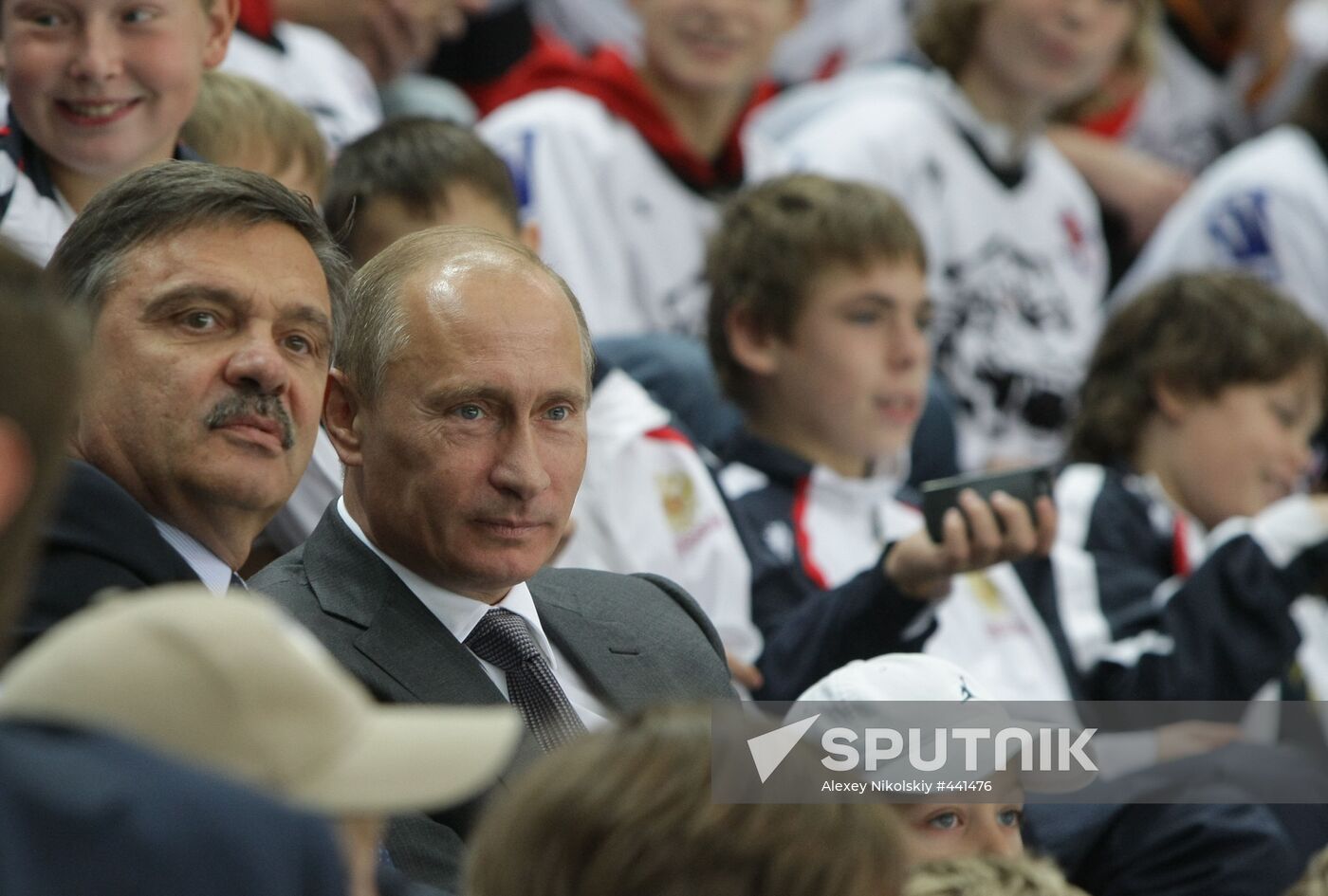 Vladimir Putin at Russian hockey players' training session