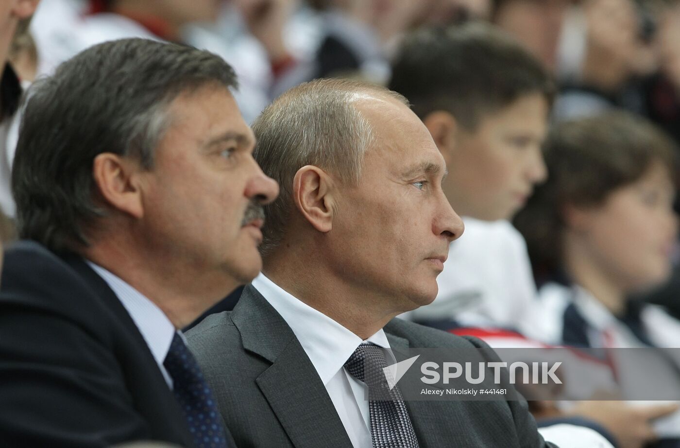 Vladimir Putin at Russian hockey players' training session