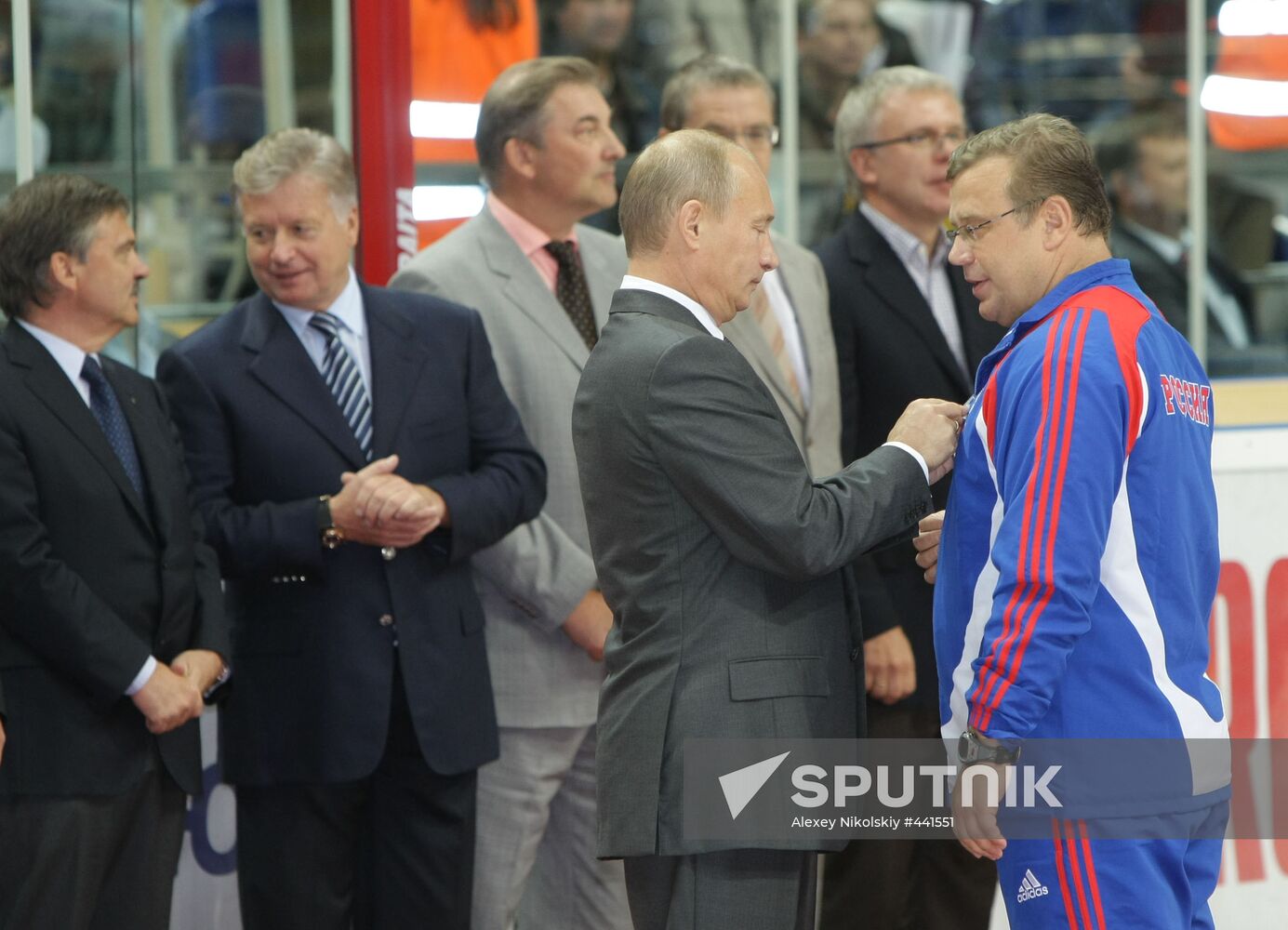 Vladimir Putin at Russian hockey players' training session