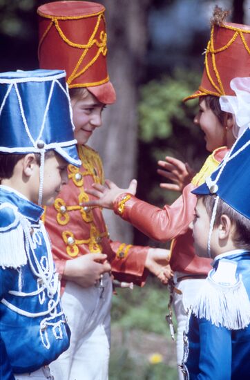 Children in hussar costumes