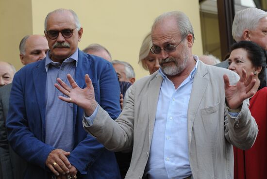 Film directors Vladimir Khotinenko and Nikita Mikhalkov