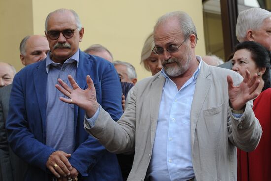 Film directors Vladimir Khotinenko and Nikita Mikhalkov