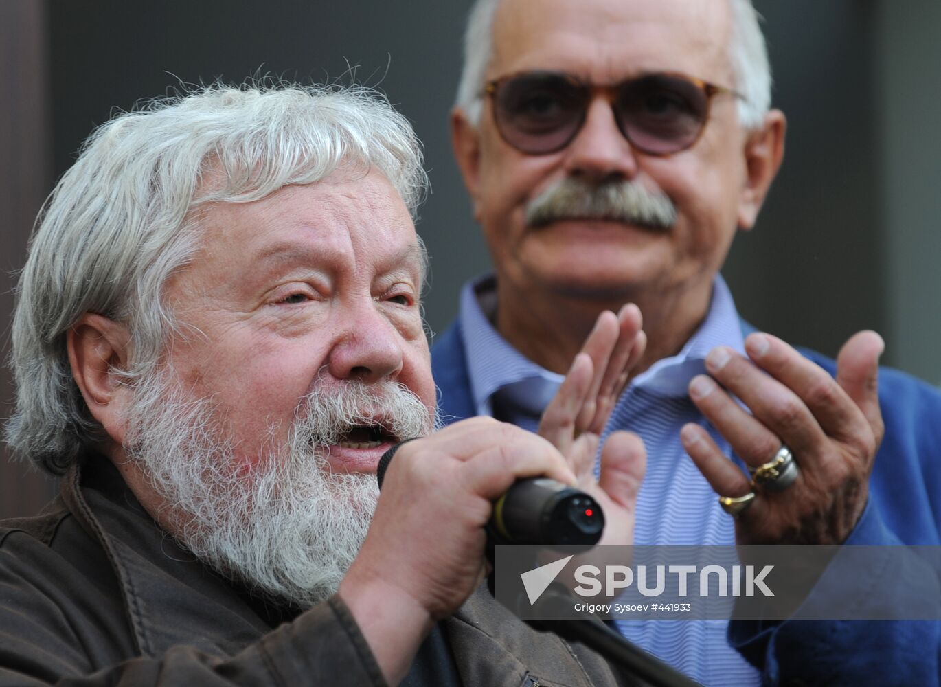 Film directors Sergei Solovyov and Nikita Mikhalkov