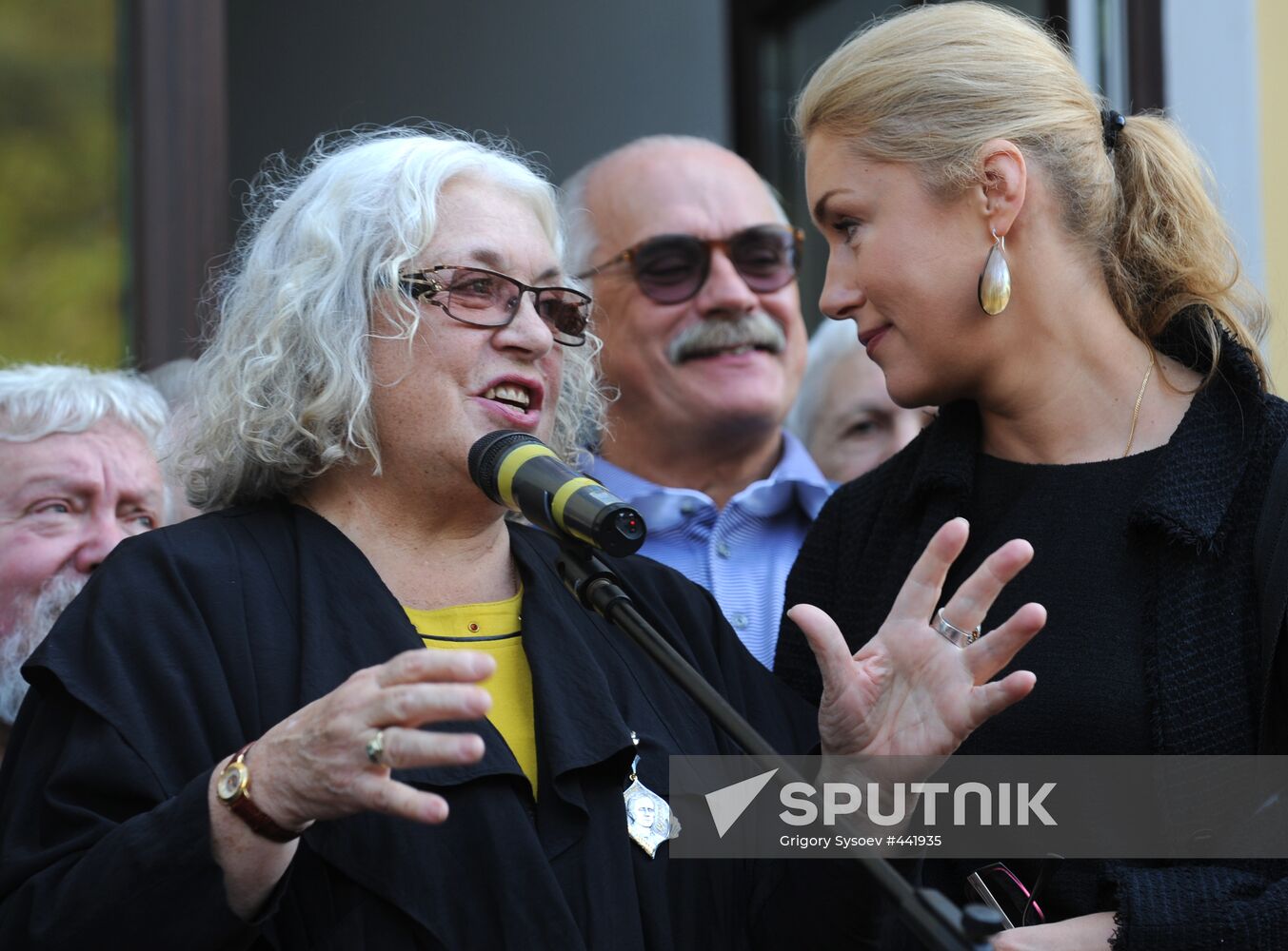 Actresses Lidiya Fedoseyeva-Shukshina and Maria Shukshina
