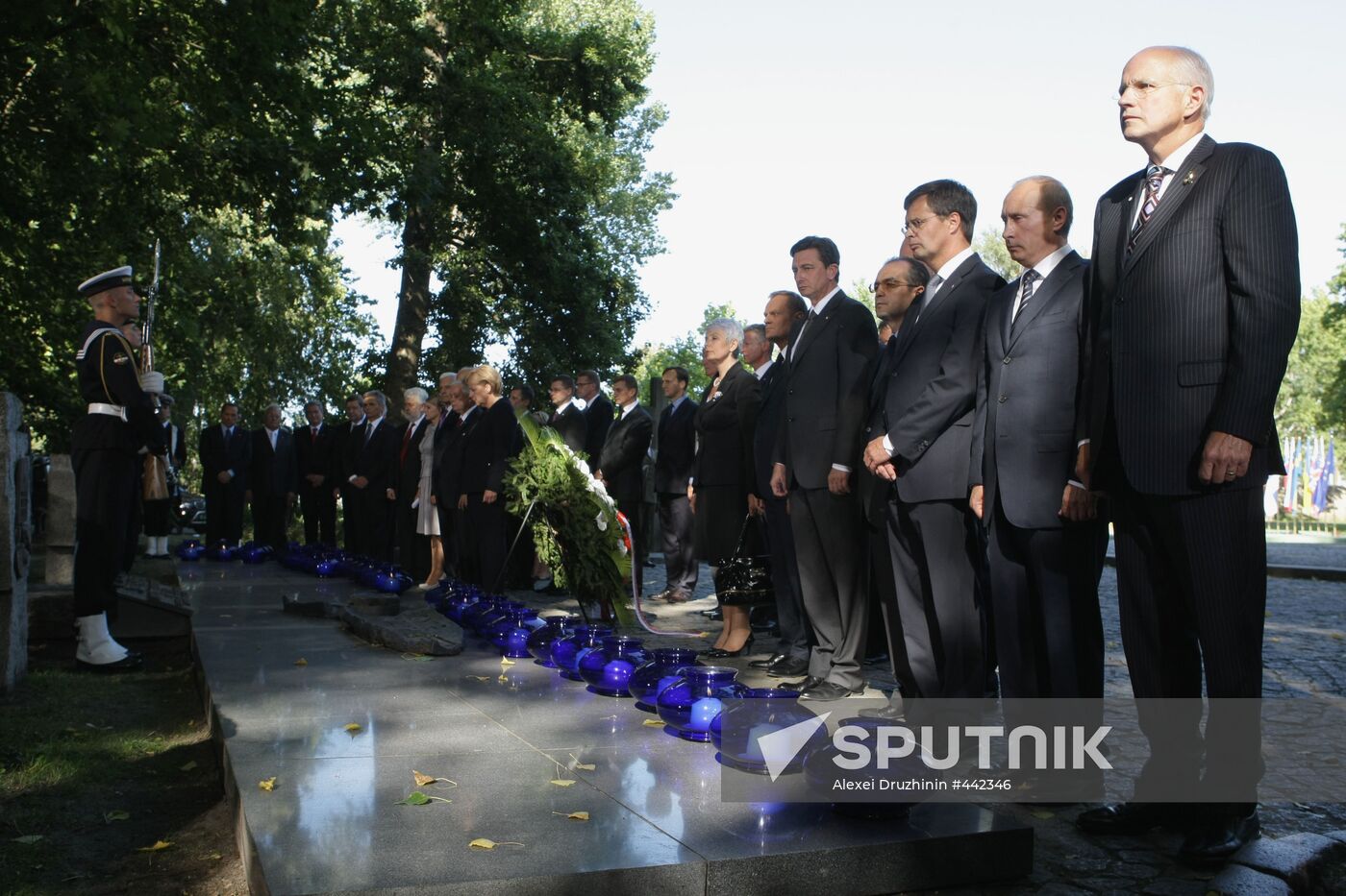Vladimir Putin pays working visit to Poland
