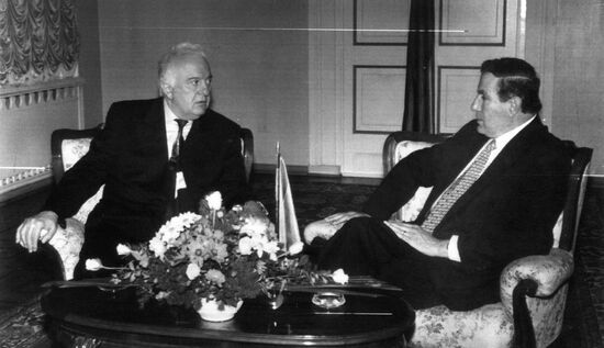 Georgian President Eduard Shevardnadze visits Armenia