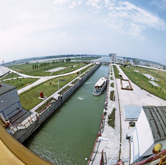 Shipping lock