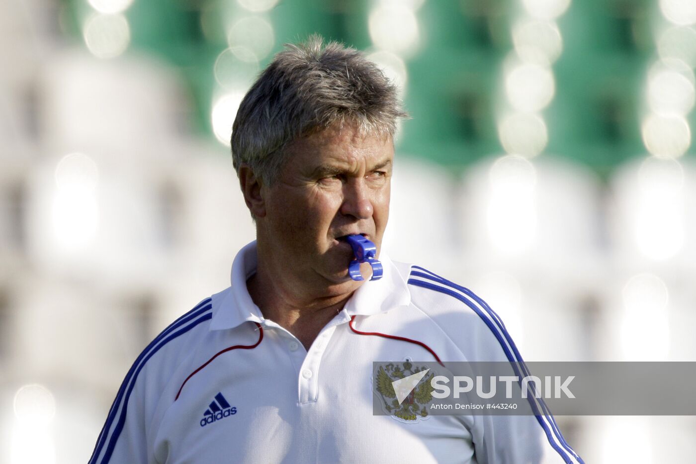 Guus Hiddink attends open training session