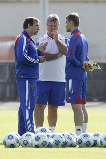 Alexander Borodyuk, Guus Hiddink and Vyacheslav Malafeyev