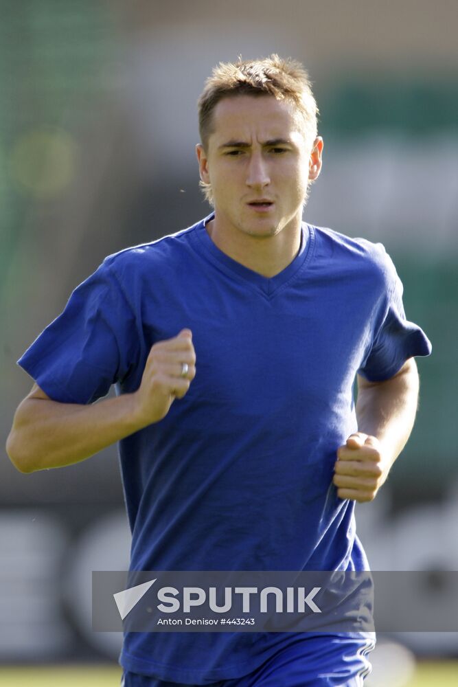 Vladimir Bystrov attends open training session