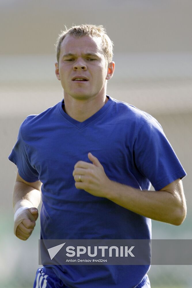 Alexander Anyukov attends open training session